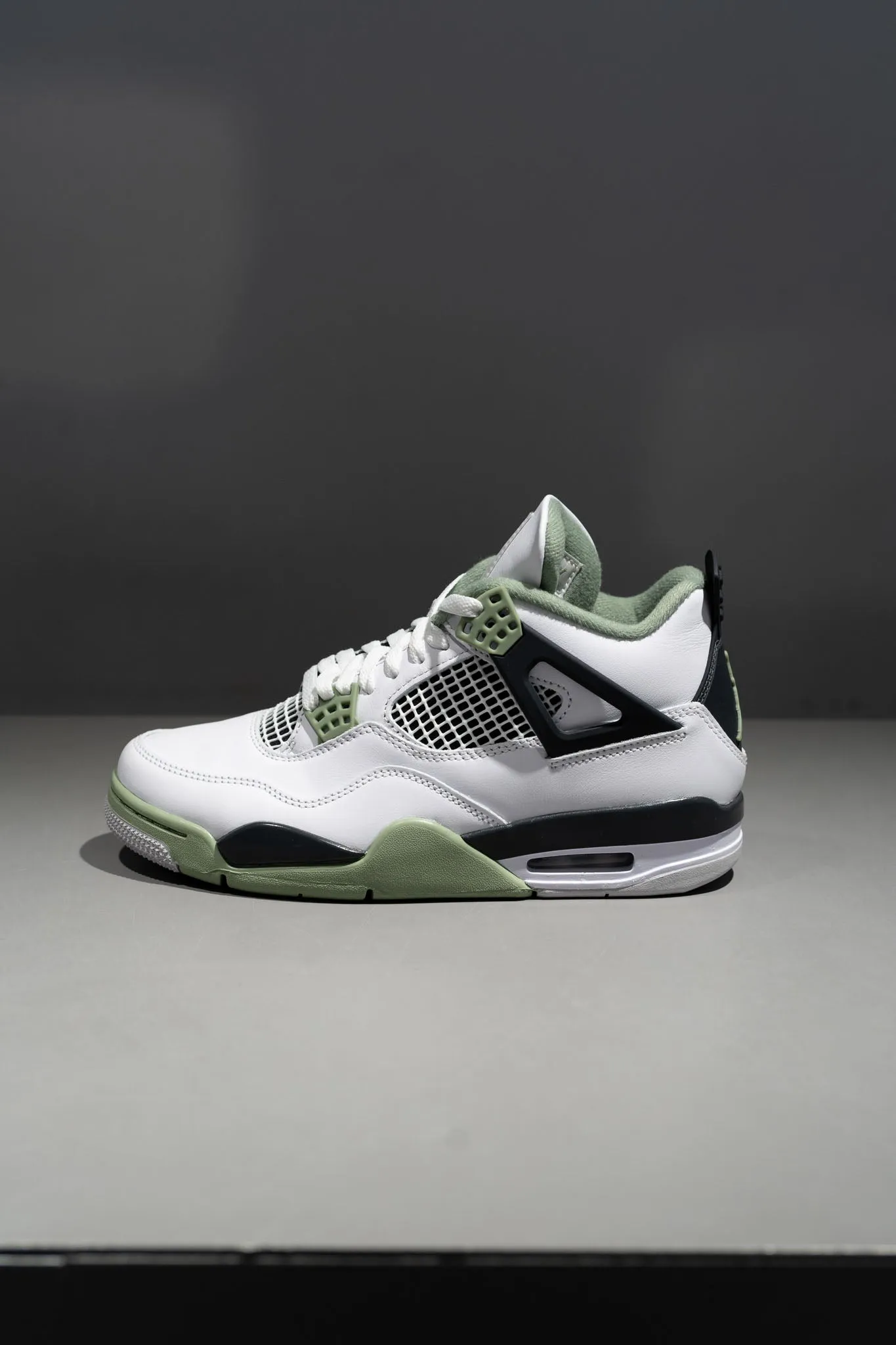Air Jordan 4 Retro Seafoam