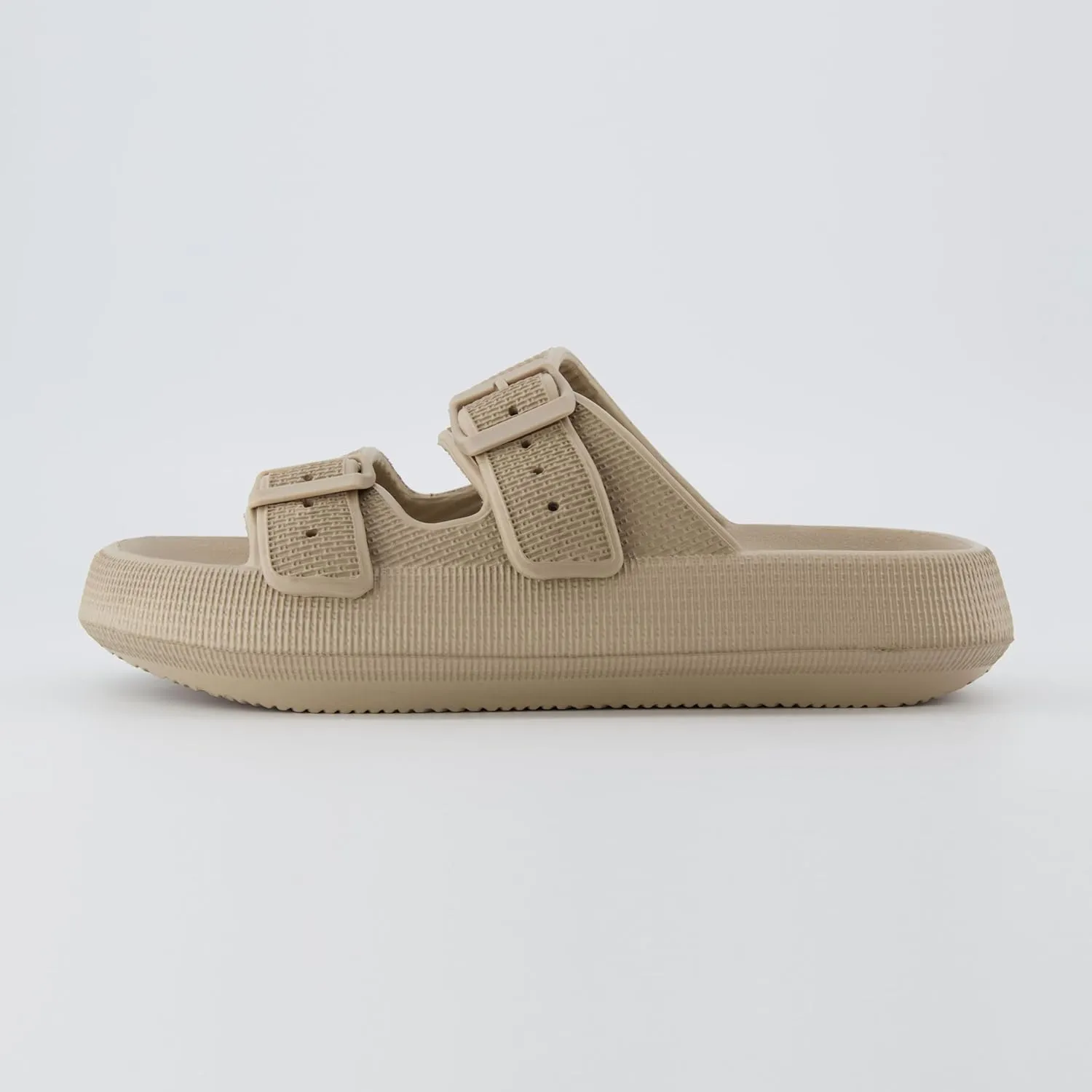 CUSHIONAIRE Women's Fame recovery cloud slide with  Comfort