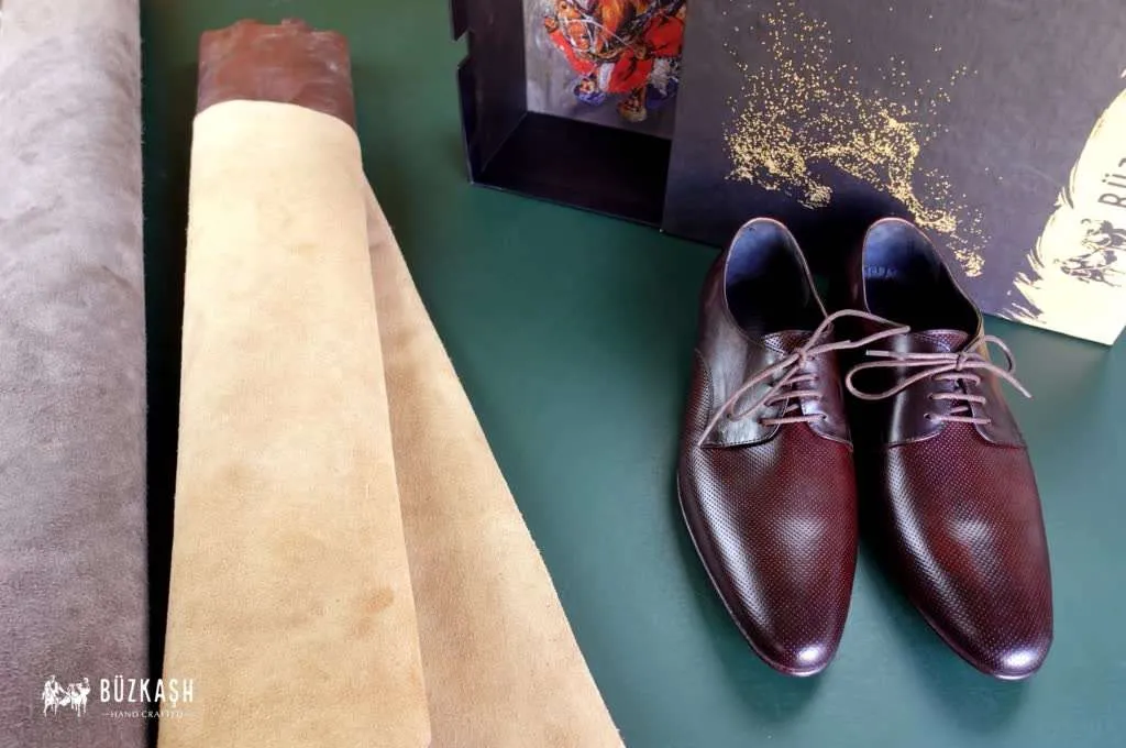 Esperia -Derby in Mahogany