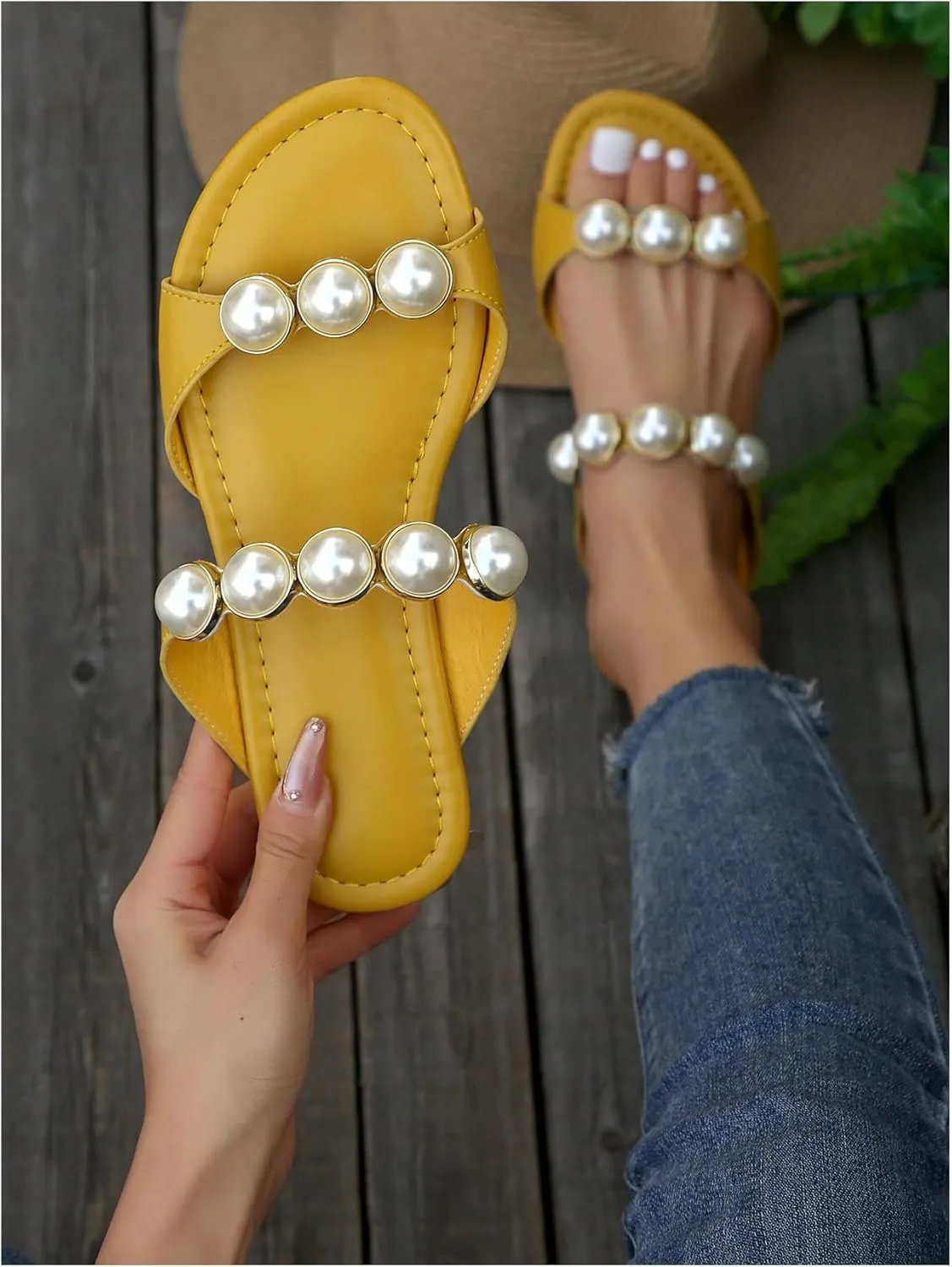 GORGLITTER Women's Pearls Flat Sandals Wedding Open Toe Beach Slide Sandals Dressy Vacation Shoes 2025