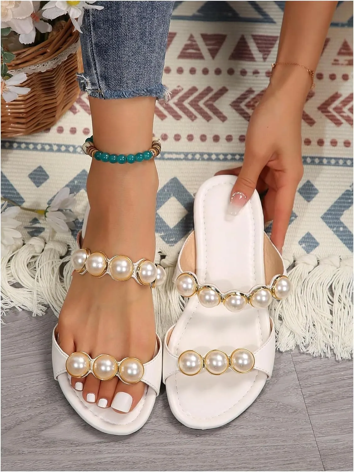 GORGLITTER Women's Pearls Flat Sandals Wedding Open Toe Beach Slide Sandals Dressy Vacation Shoes 2025