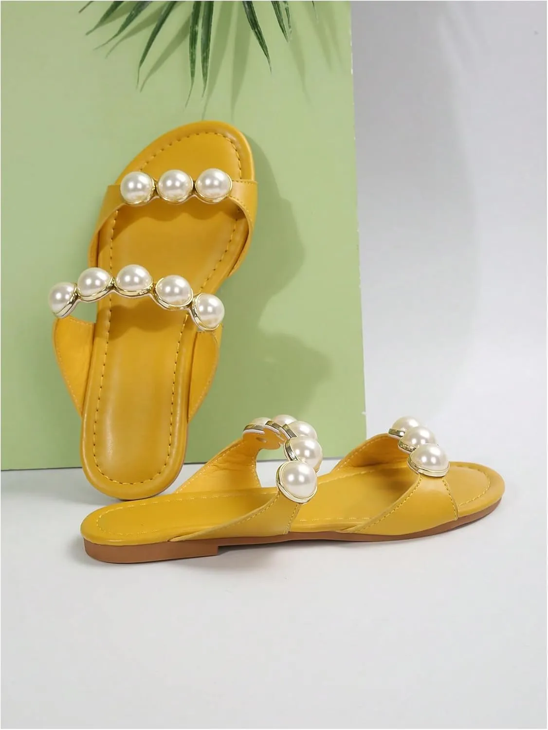 GORGLITTER Women's Pearls Flat Sandals Wedding Open Toe Beach Slide Sandals Dressy Vacation Shoes 2025