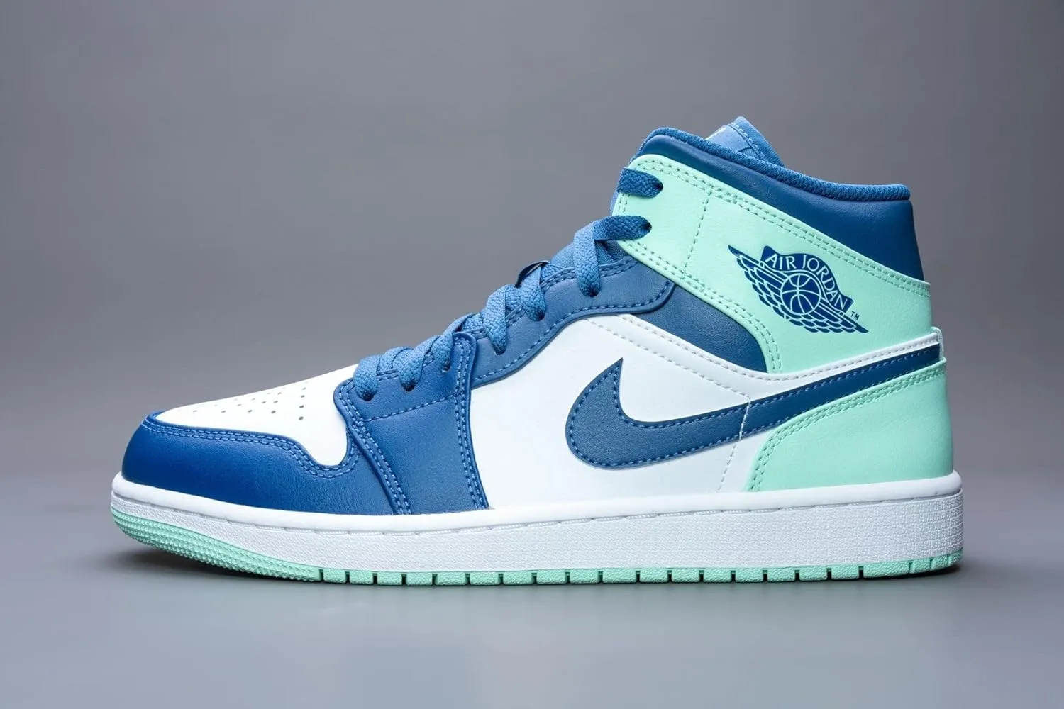 Jordan Unisex-Adult Air 1 Mid Shoes
