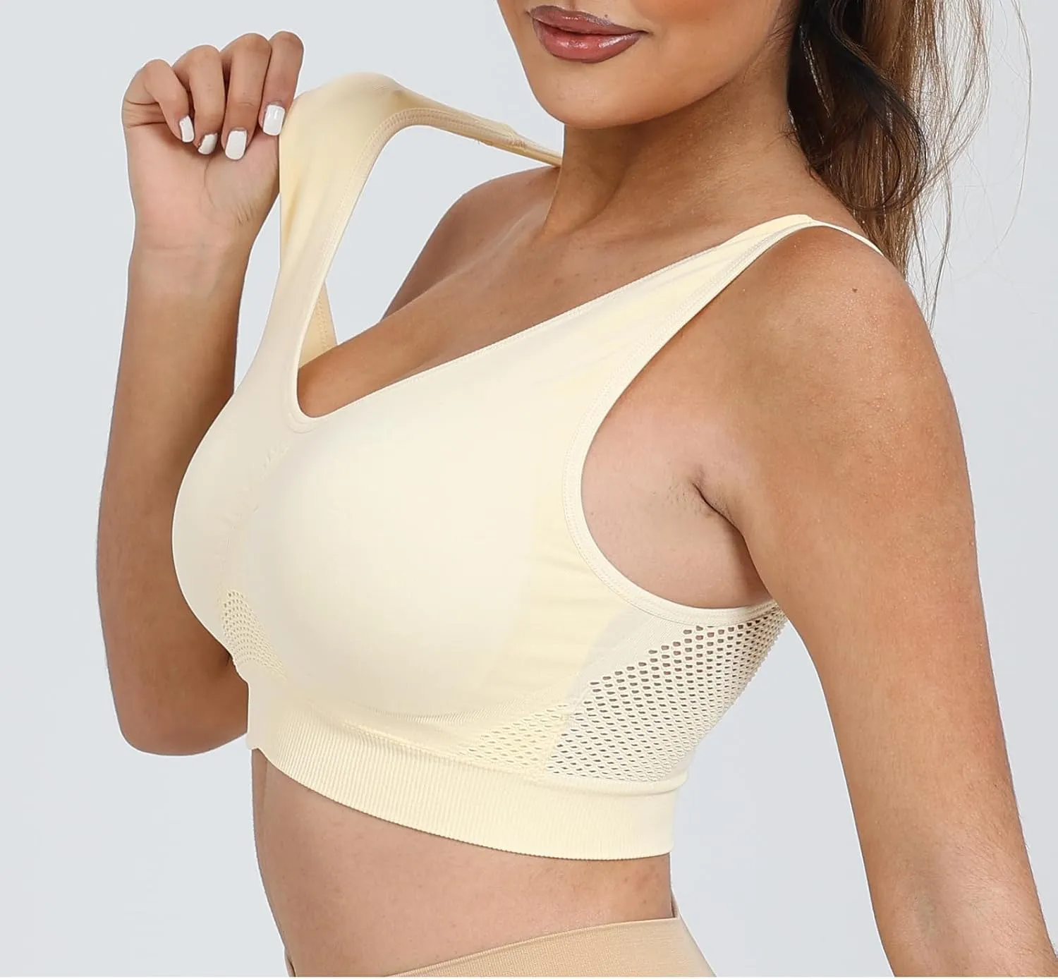 KINYAOYAO 3 Pack Women's Ultimate Comfy Medium Support Seamless Wireless Sports Bra with Removable Pads