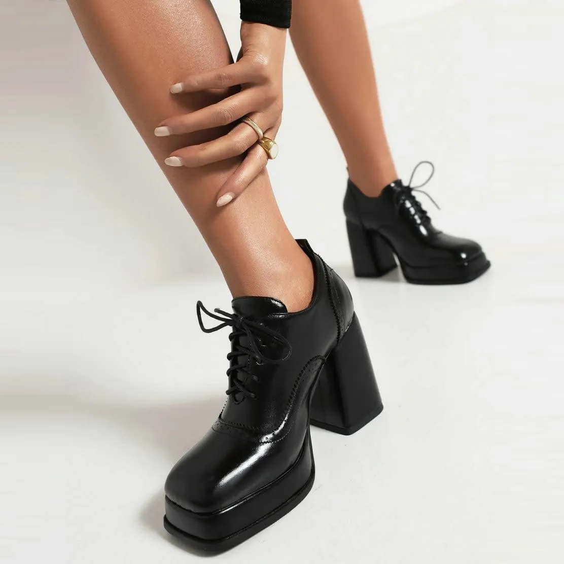 KISSASA Vintage Platform Chunky Oxford Shoes Wingtip Lace Up Heeled Brogues