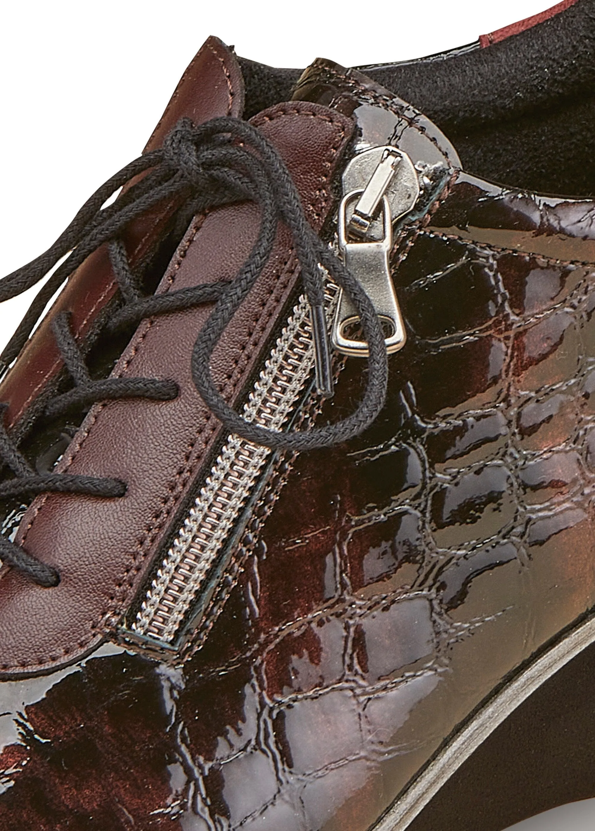 Laced and zipped derby