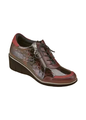 Laced and zipped derby