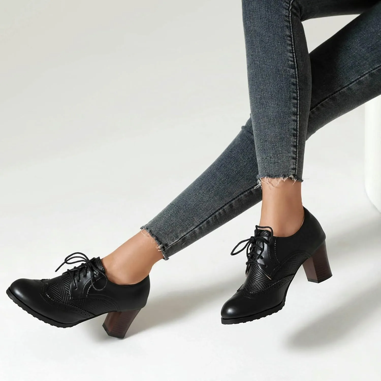 Meefit Women Lace Up Oxford Shoes Perforated Wingtip Shoes Chunky Heel Brogue Shoes,Round Toe Saddle Oxford Shoes
