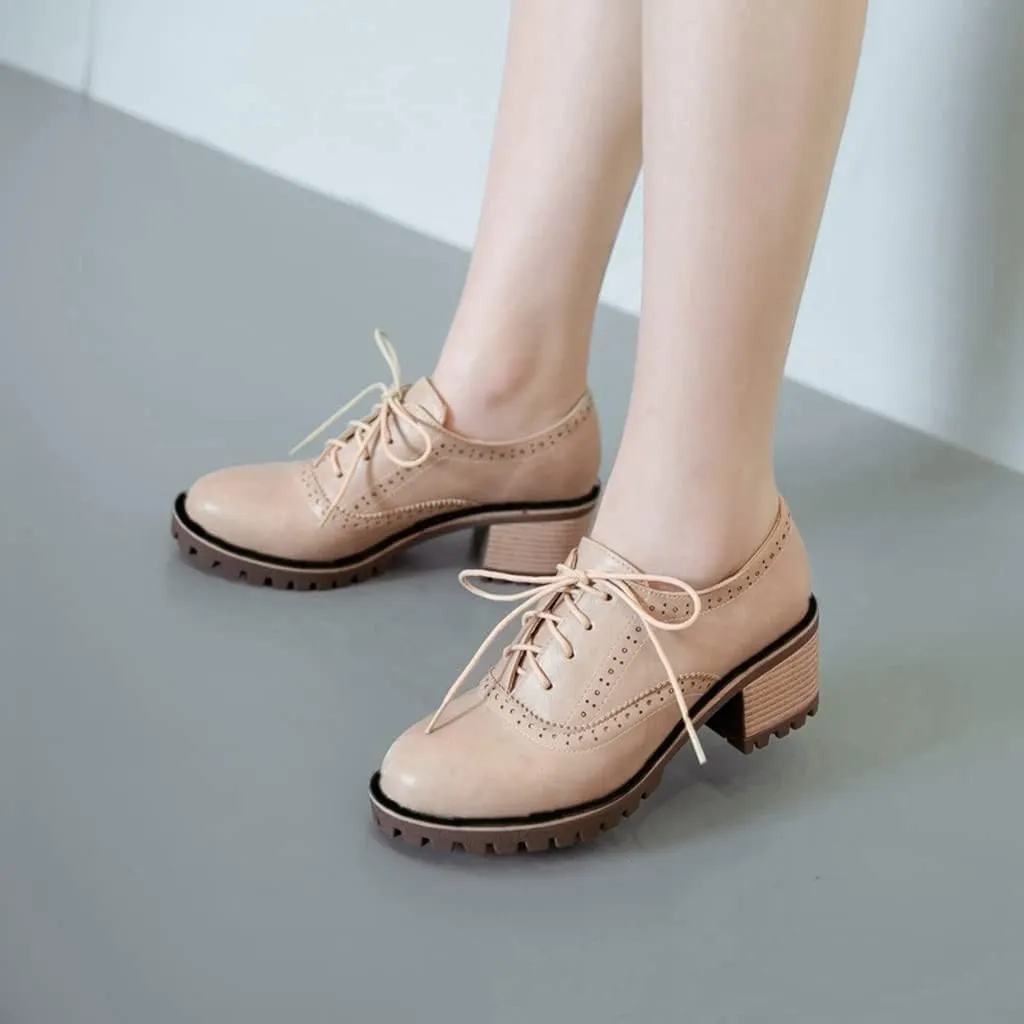 MIOKE Women's Block Mid Heel Oxford Pumps Wingtip Perforated Lace Up Patent Leather Vintage Dress Shoes
