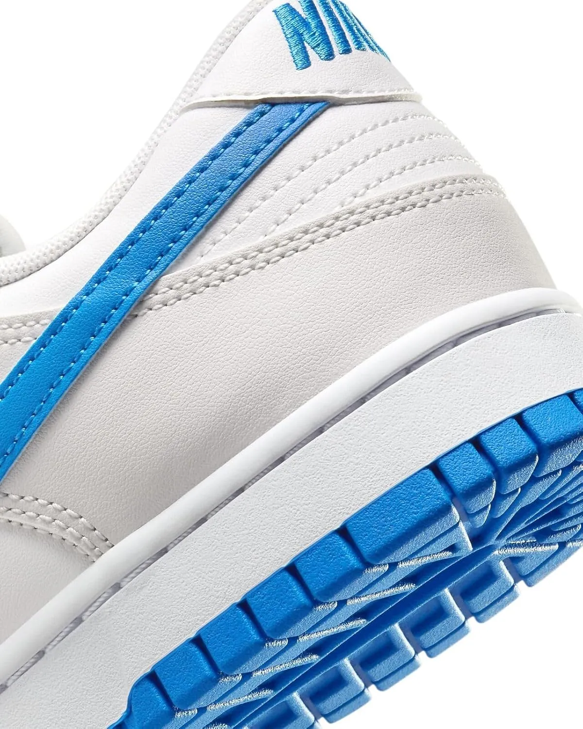 Nike Men's Nike Dunk Low Retro Sneaker