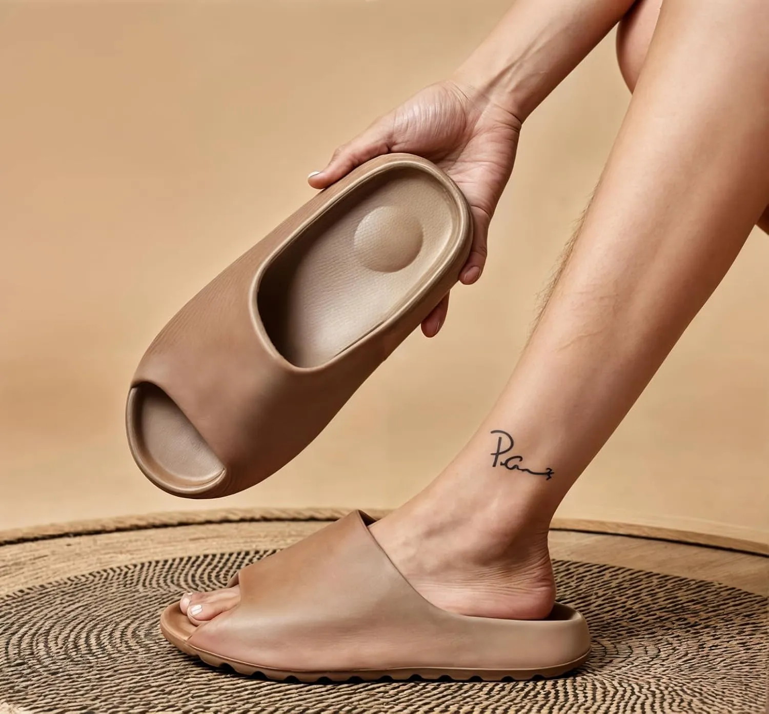 Pillow Slippers for Women and Men Cloud Platform Slides Anti Slip Cloud Slippers Lightweight EVA Comfy Shower Slides Open Toe Sandals for Indoor and Outdoor