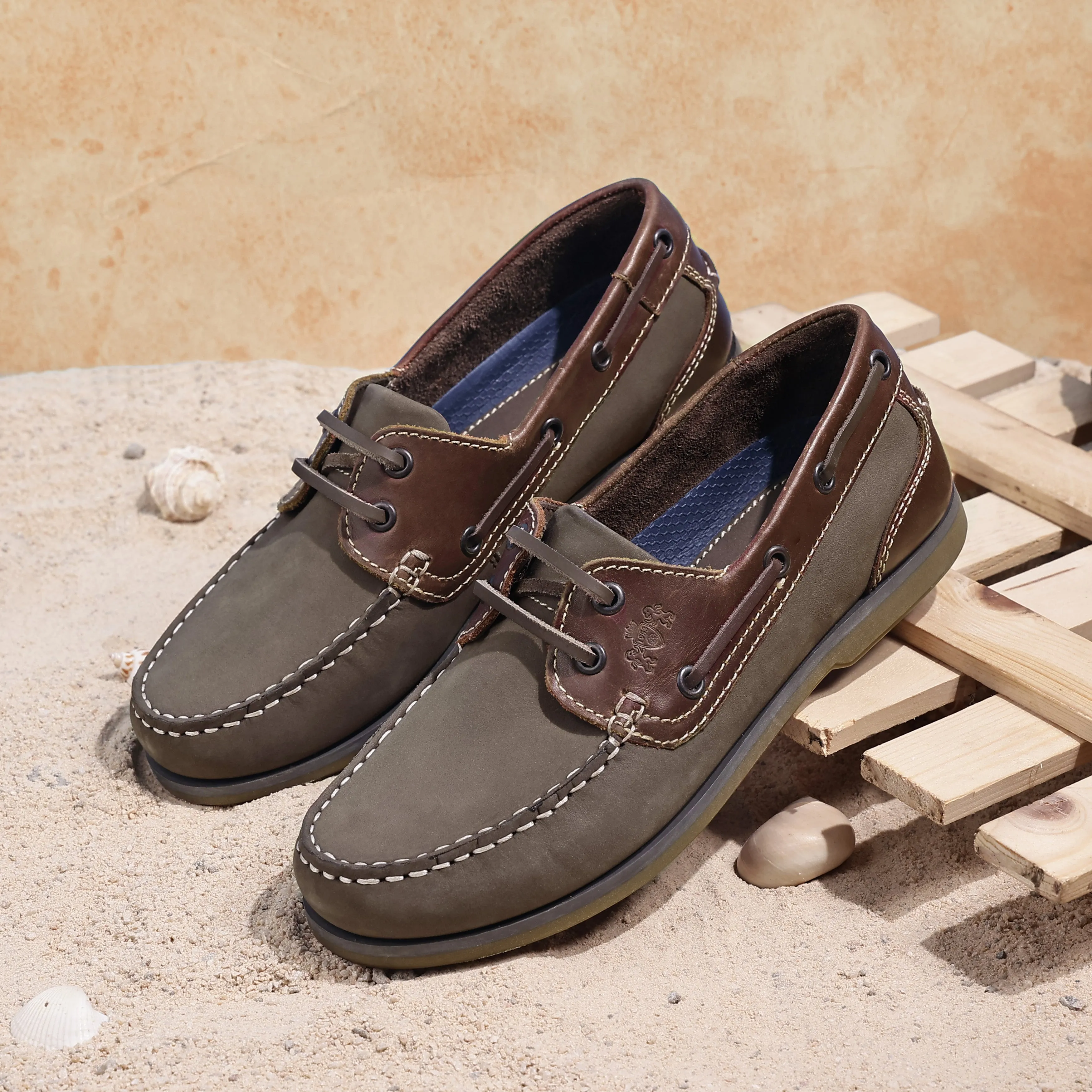 Pippa Women's Boat Shoes - OAK BROWN