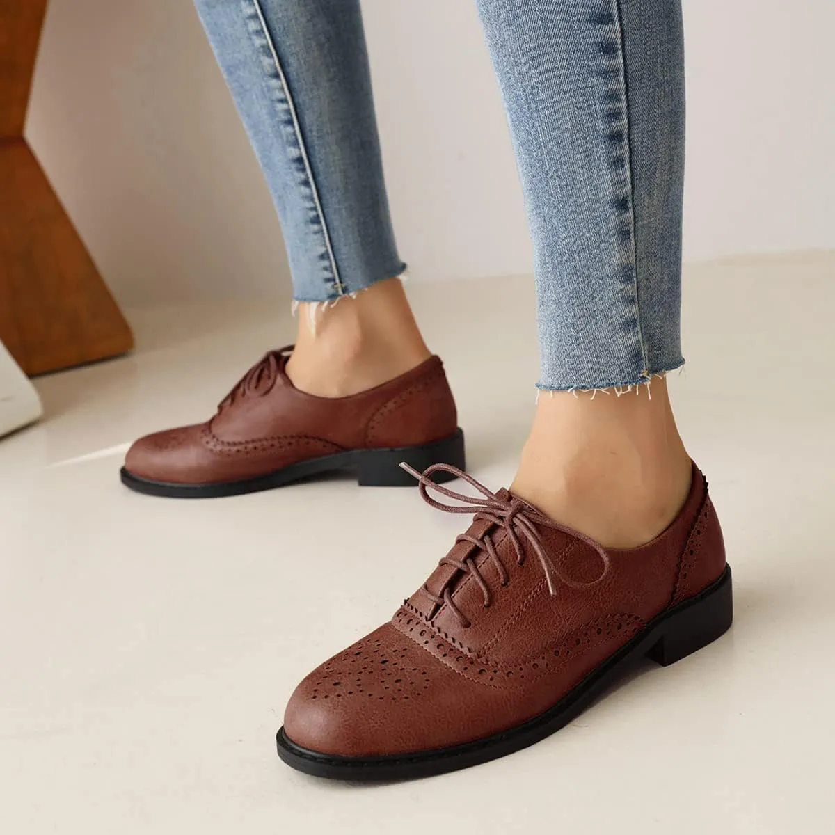Roimaash Casual Oxford Shoes for Women Wingtip Flat Business Work Shoes