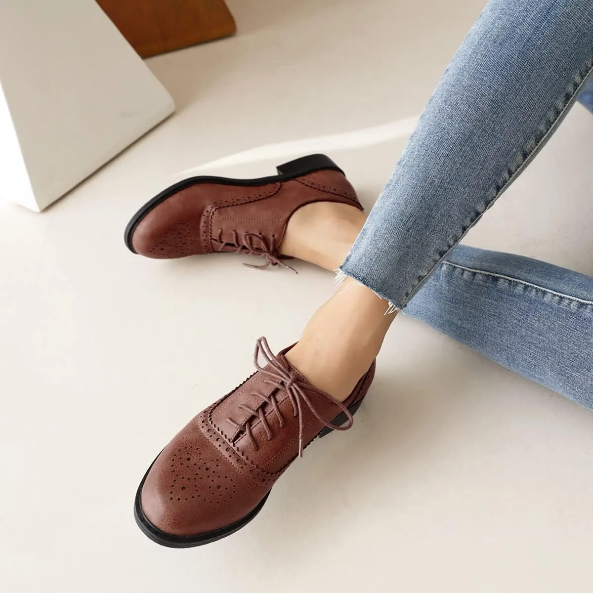 Roimaash Casual Oxford Shoes for Women Wingtip Flat Business Work Shoes