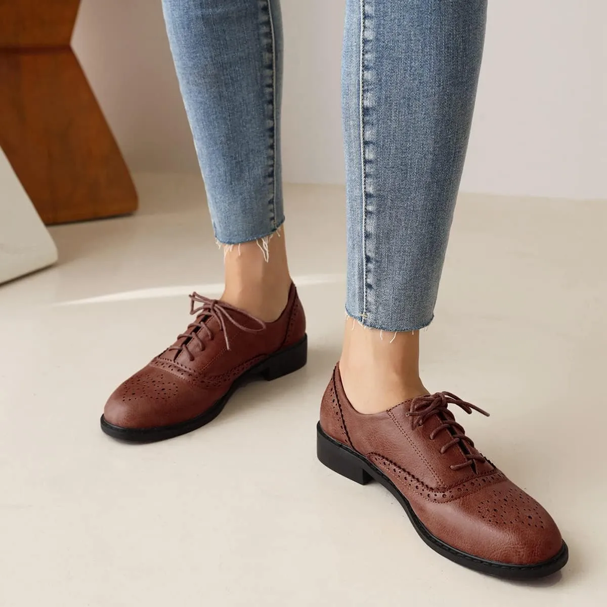 Roimaash Casual Oxford Shoes for Women Wingtip Flat Business Work Shoes