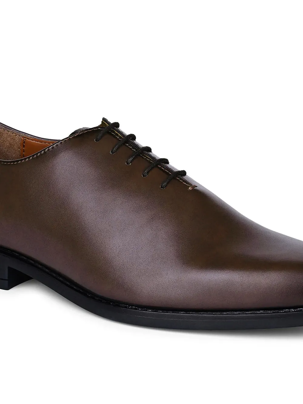 Rosewood Handcrafted Lace-Up Wholecut Derby Shoe