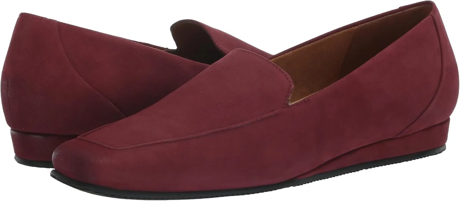 SoftWalk Women's Vista Loafer