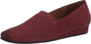 SoftWalk Women's Vista Loafer
