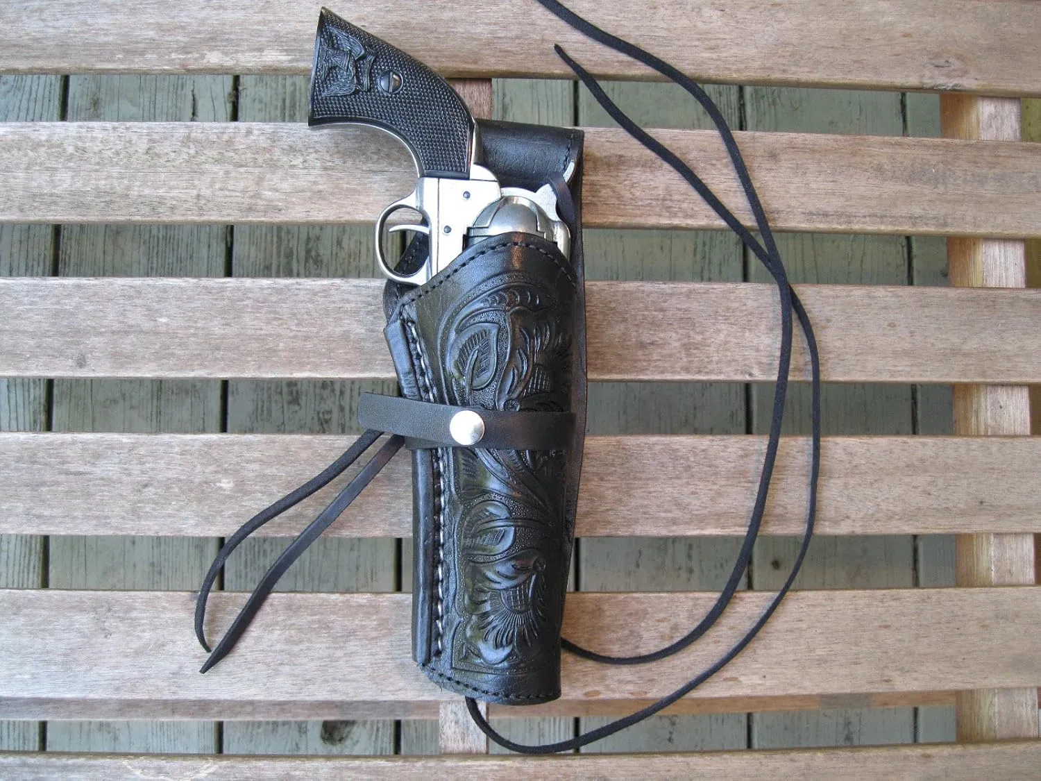 Western Quick Draw Gun Holster - Tooled Leather - 22 Caliber - Black - Right Hand - Single Action - Size 6"