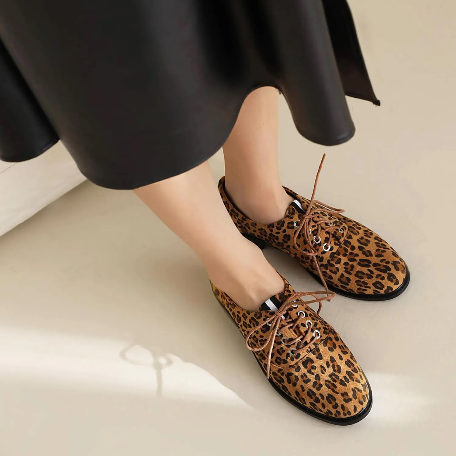 Women's Casual Dress Oxford Shoes, Vintage Brogue Saddle Oxfords, Wingtip Round Toe Lace up Shoes