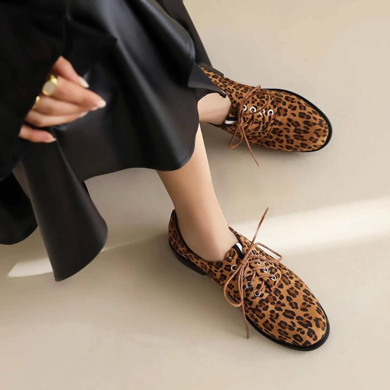 Women's Casual Dress Oxford Shoes, Vintage Brogue Saddle Oxfords, Wingtip Round Toe Lace up Shoes
