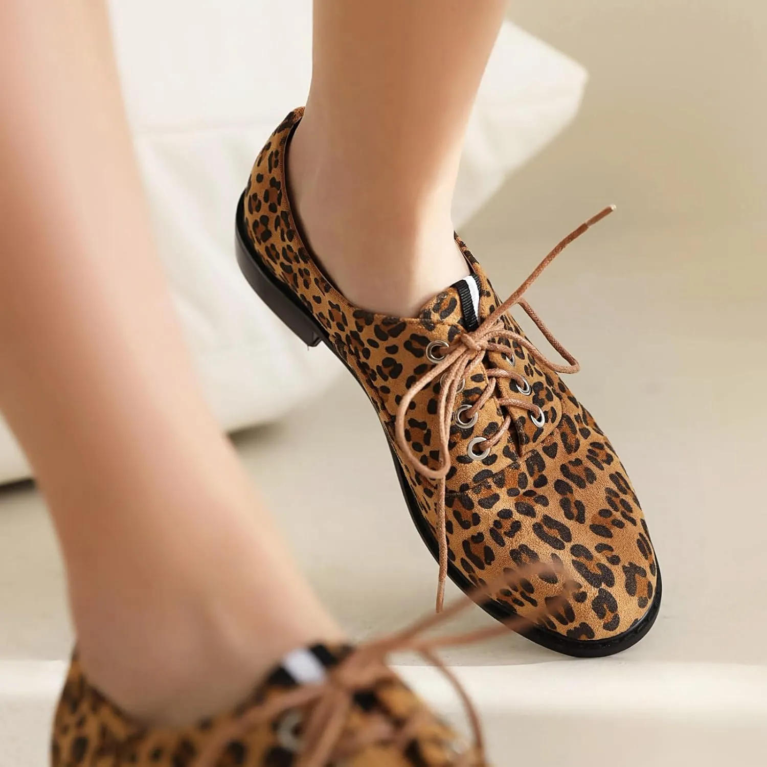 Women's Casual Dress Oxford Shoes, Vintage Brogue Saddle Oxfords, Wingtip Round Toe Lace up Shoes