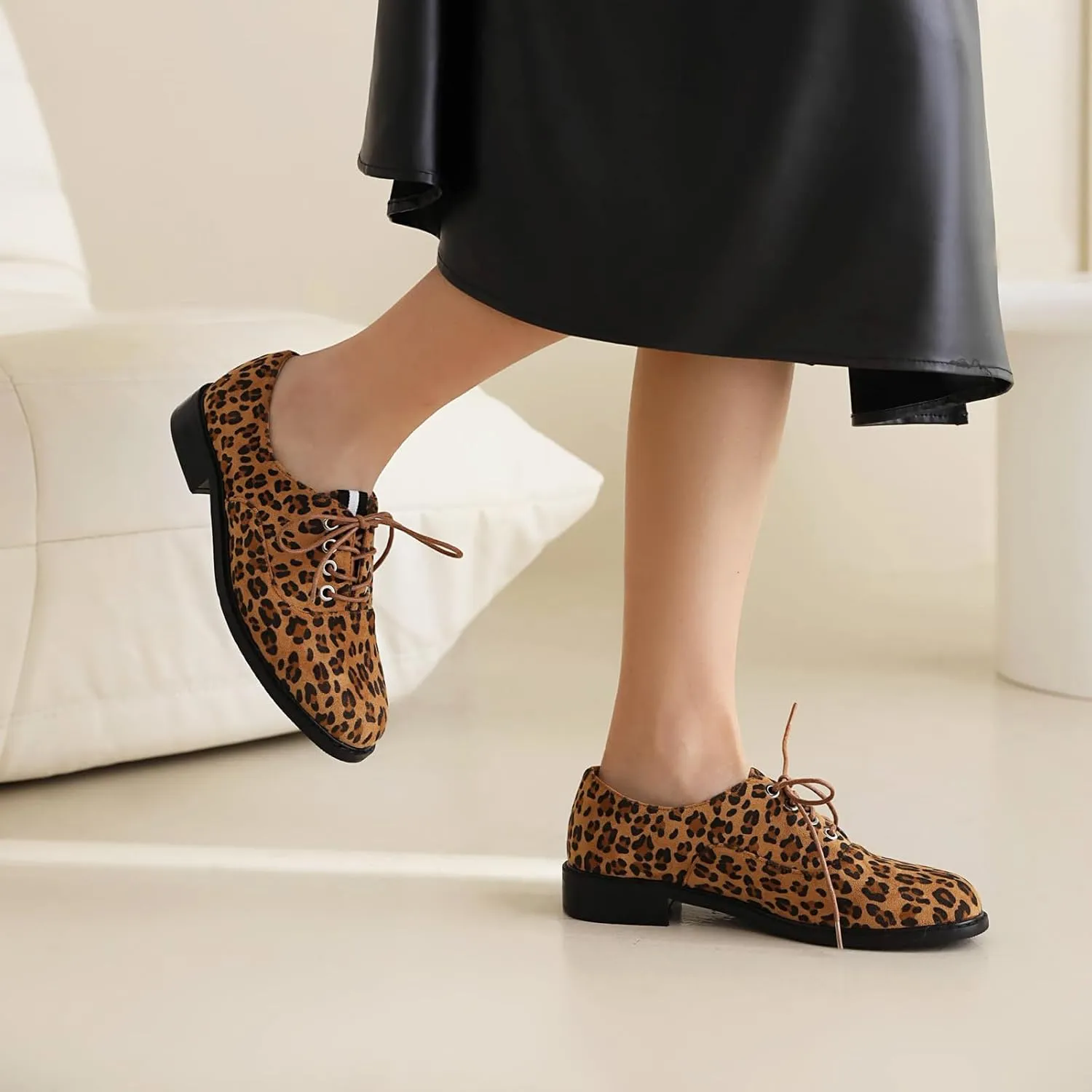 Women's Casual Dress Oxford Shoes, Vintage Brogue Saddle Oxfords, Wingtip Round Toe Lace up Shoes