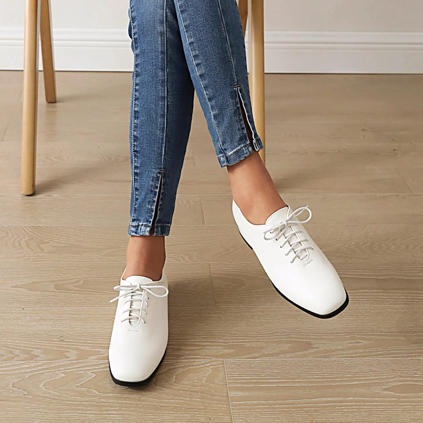 Women's Closed Square Toe Low Heel Oxford Flats Vintage Brogues Lace Up Pumps PU Leather Dress Shoes