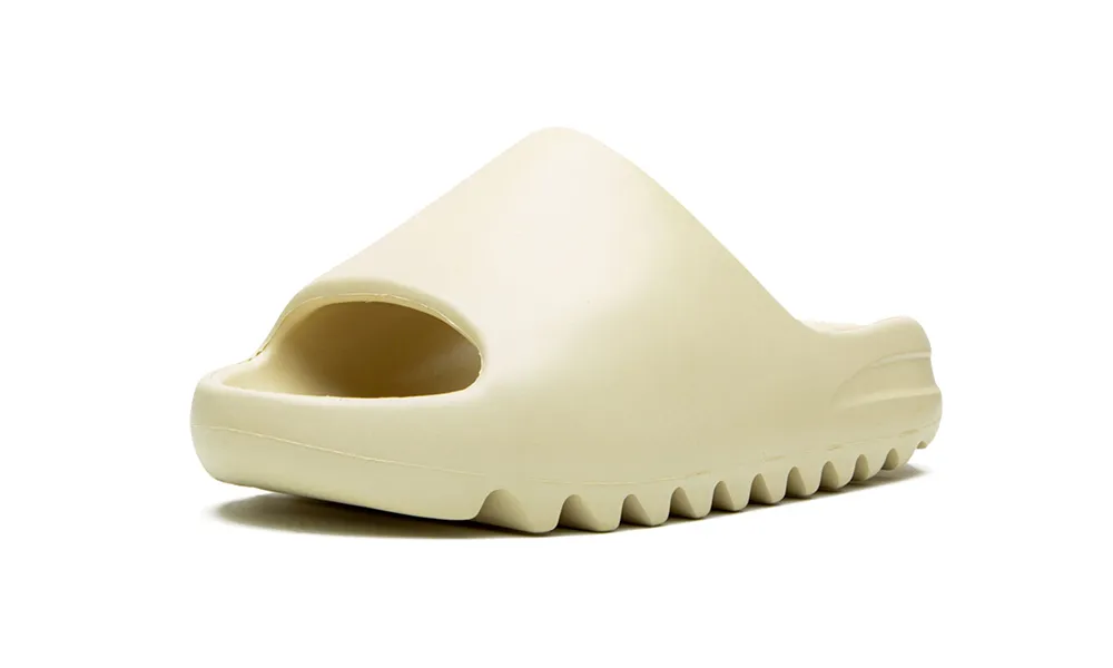 Yeezy Slide "Bone"